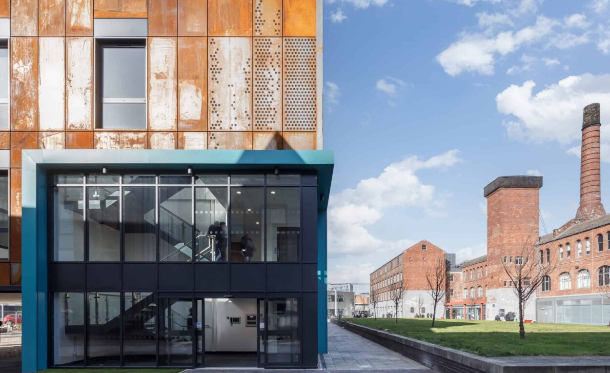 Outside view of the modular buildings built for Leeds City College. Entrance to the new facility, built using offsite construction methods.